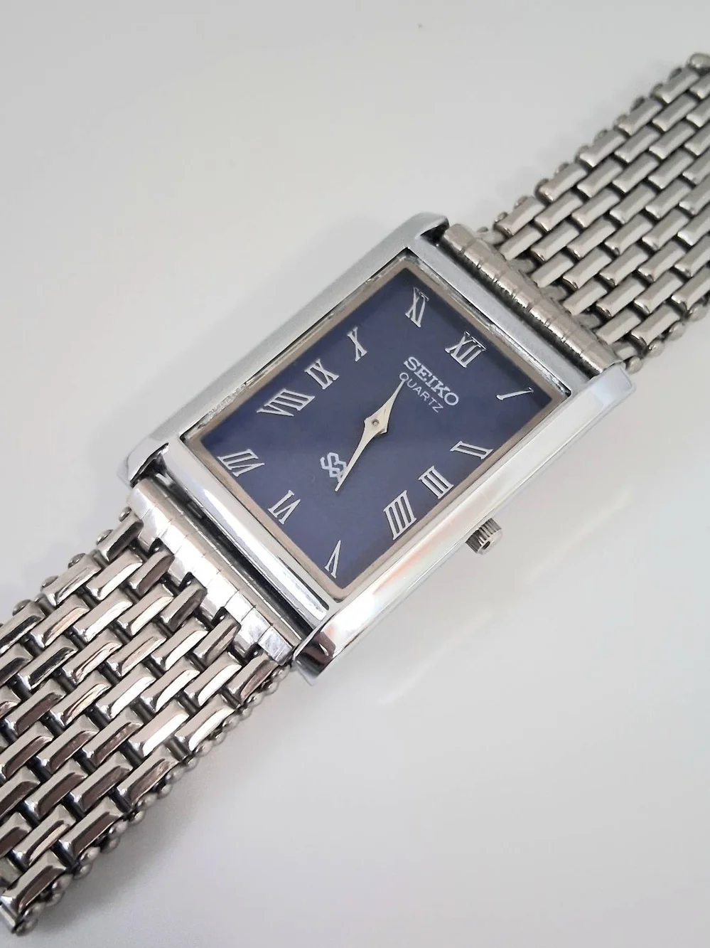 Vintage Rare Seîko Quartz slim tank 33mm Watch